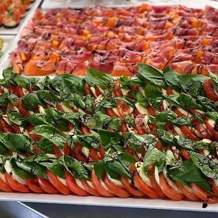 Hotel Toscana บอร์นา ภายนอก รูปภาพ