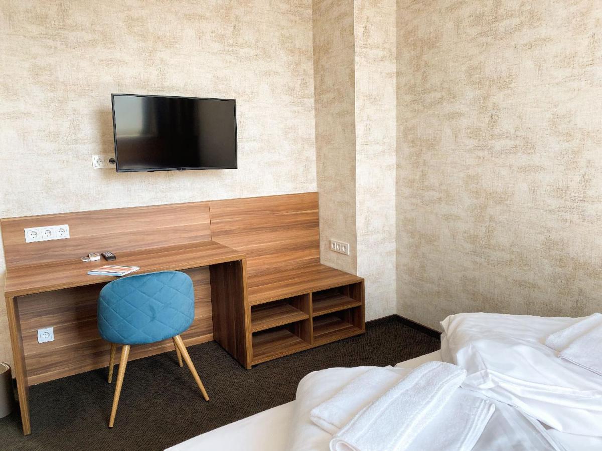 Hotel Toscana บอร์นา ภายนอก รูปภาพ